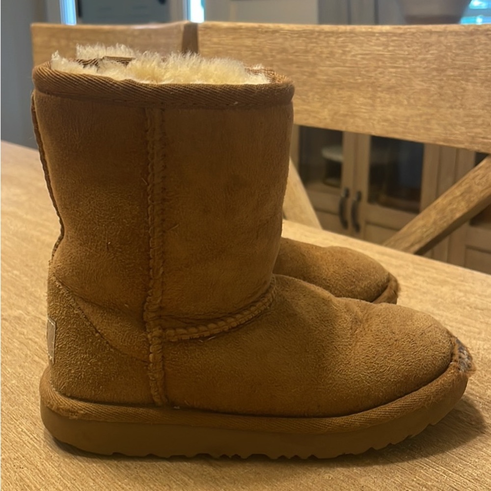 Toddler ugg boots size 10